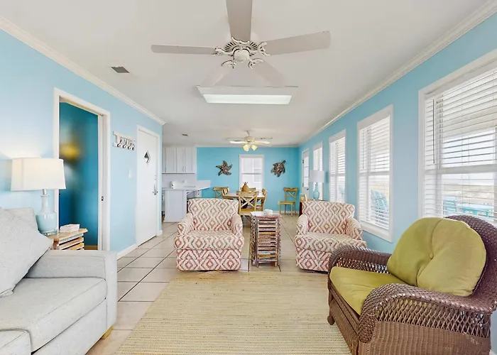 Dog-friendly Beachfront W Gulf Views Spacious Deck Wifi Ac W&d Holiday home *