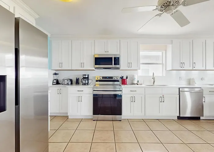 Dog-friendly Beachfront W Gulf Views Spacious Deck Wifi Ac W&d