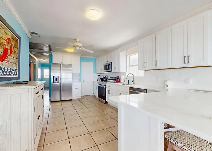 Dog-friendly Beachfront W Gulf Views Spacious Deck Wifi Ac W&d *